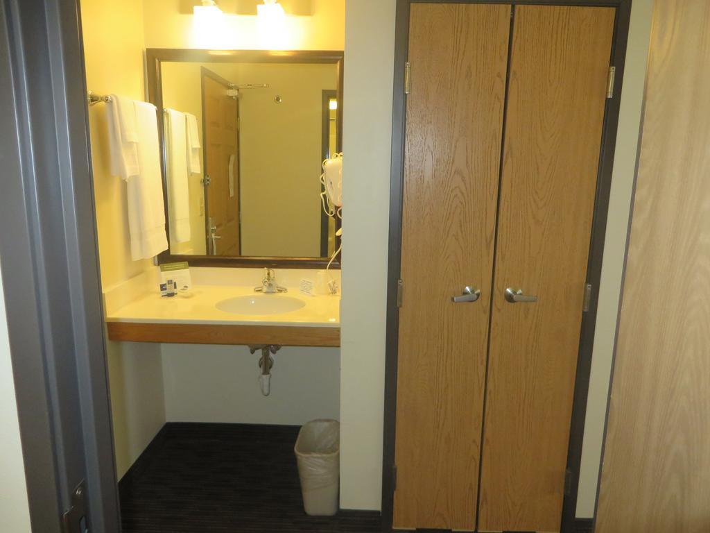 Americinn By Wyndham Rice Lake Exterior photo