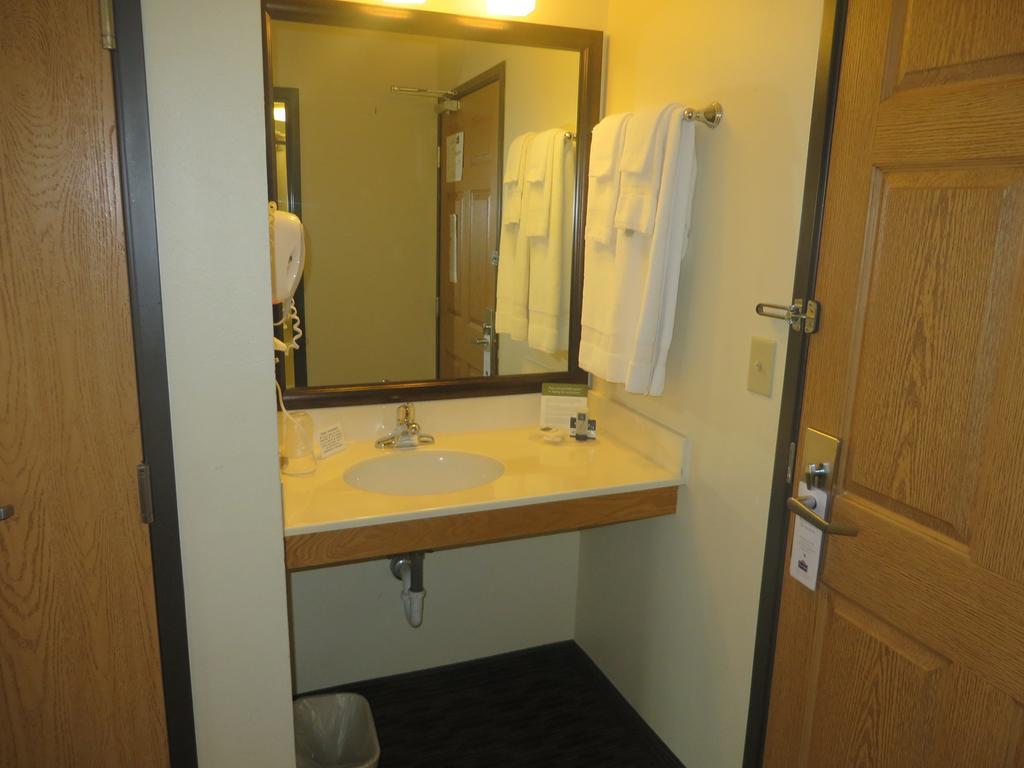 Americinn By Wyndham Rice Lake Room photo